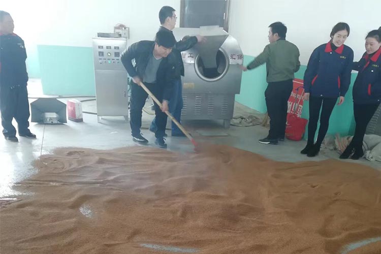 炒芝麻機(jī)工作圖.jpg 炒芝麻機(jī)工作圖.jpg